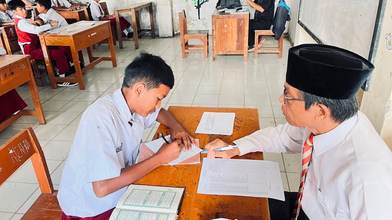 Tes Baca Tulis Calon Peserta Didik Baru SMP YAPI AL-HUSAENI Tahun Pelajaran 2026/2027 Berjalan Lancar